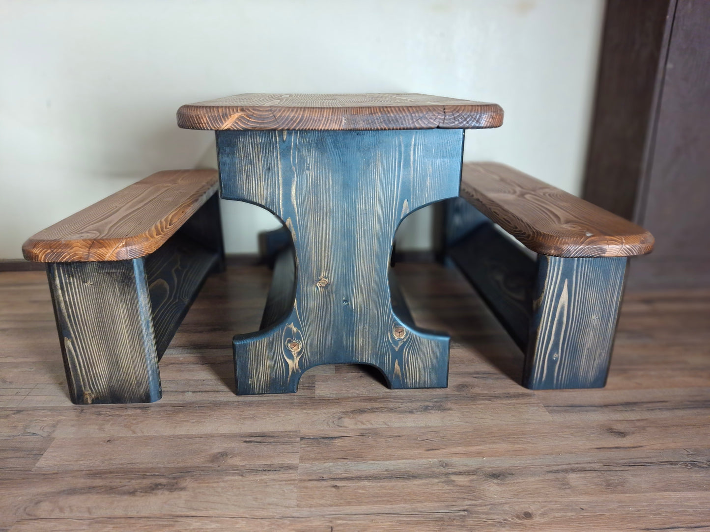 The Little Acorn Kids Table ~ 1 In Stock