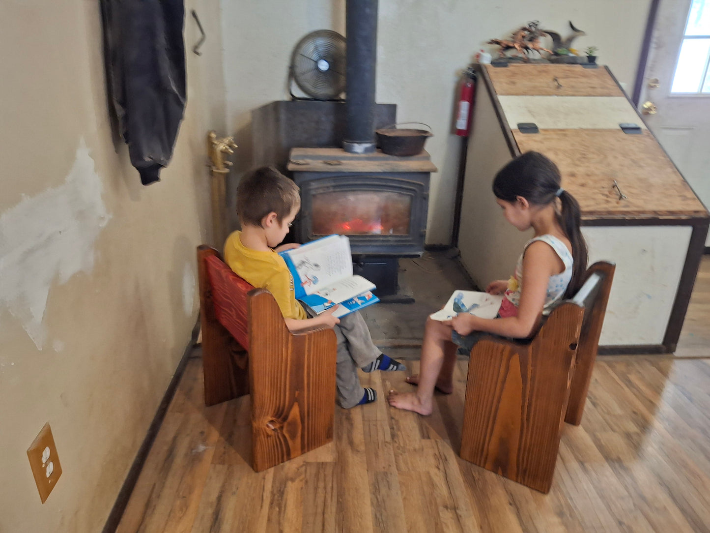 Kids Fancy Style Bench ~ (no side Tables)