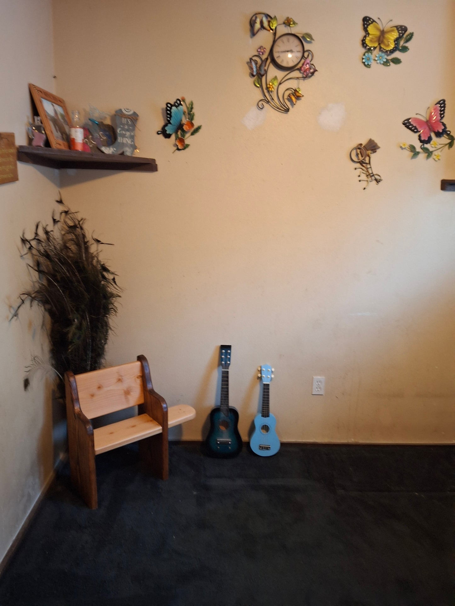 Kids Fancy Bench Style ~ (one side Tables)